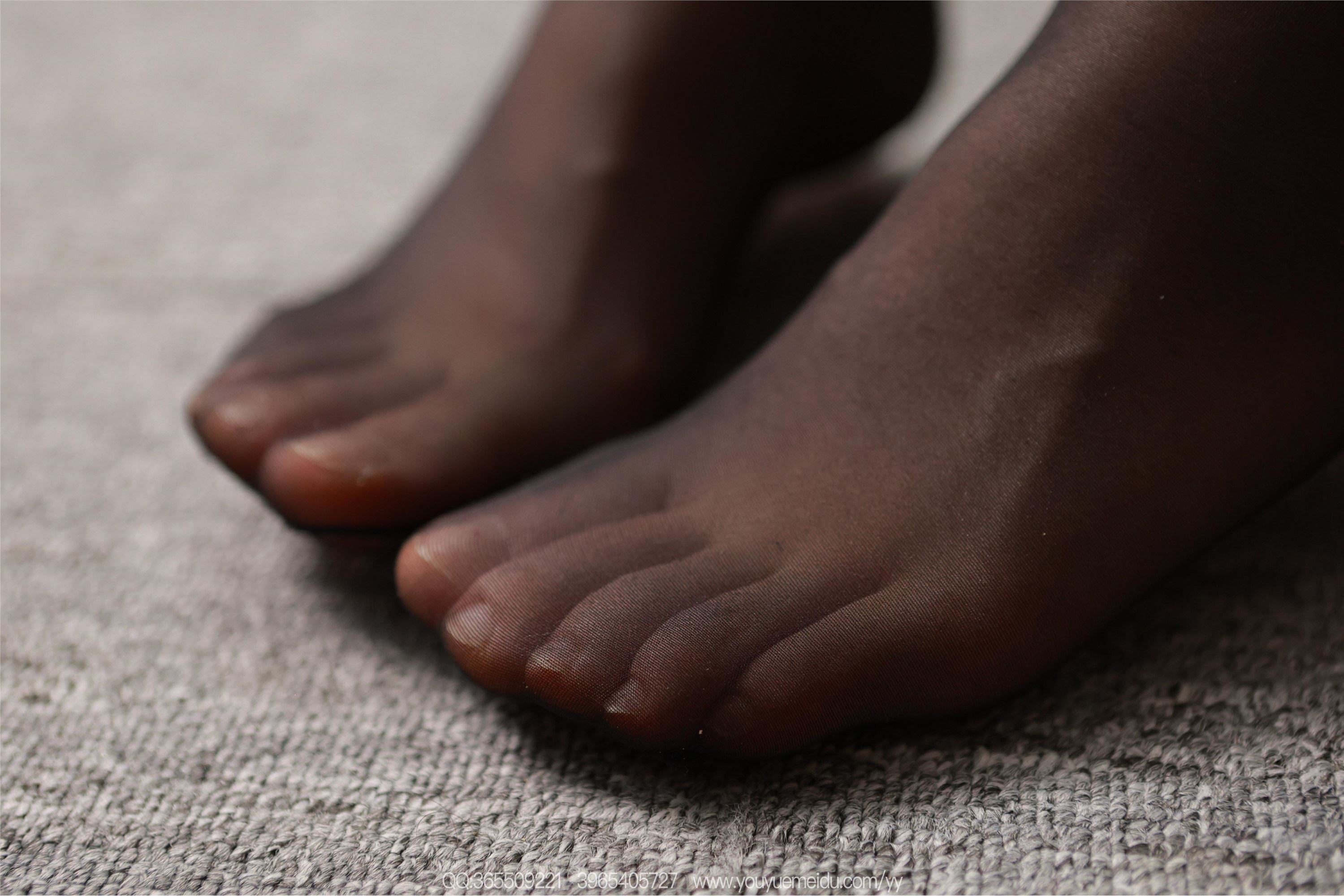 IESS异思趣向  2025.08.20 丝享家 2136 小婕《酒红穿搭》